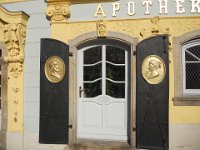 alte apotheke weitra 003  die fasadenelemente sind im neobarocken stil errichtet
